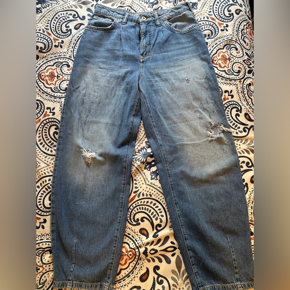 Anthropologie Pilcro Distressed Barrel Jeans